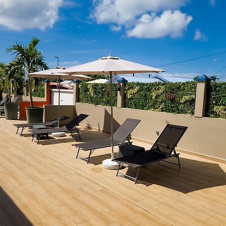 Evasion En Plein Coeur De La Ville T2 Jacuzzis Sauna Et Piscine Au Centre De Port-Louis Esterno foto